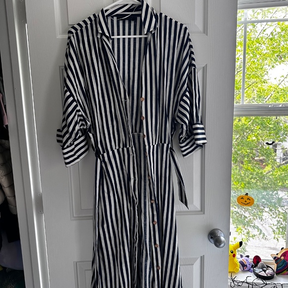 Zara white and blue striped linen long dress - Picture 2 of 6